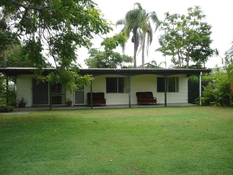13 Milton Avenue, Paradise Point QLD 4216