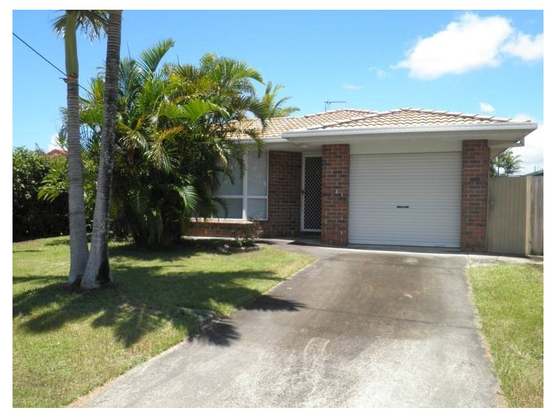 1/122a Whiting Street, Labrador QLD 4215