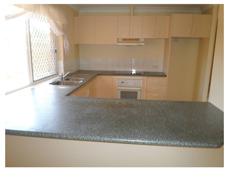 1/122a Whiting Street, Labrador QLD 4215