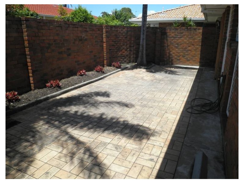 1/122a Whiting Street, Labrador QLD 4215