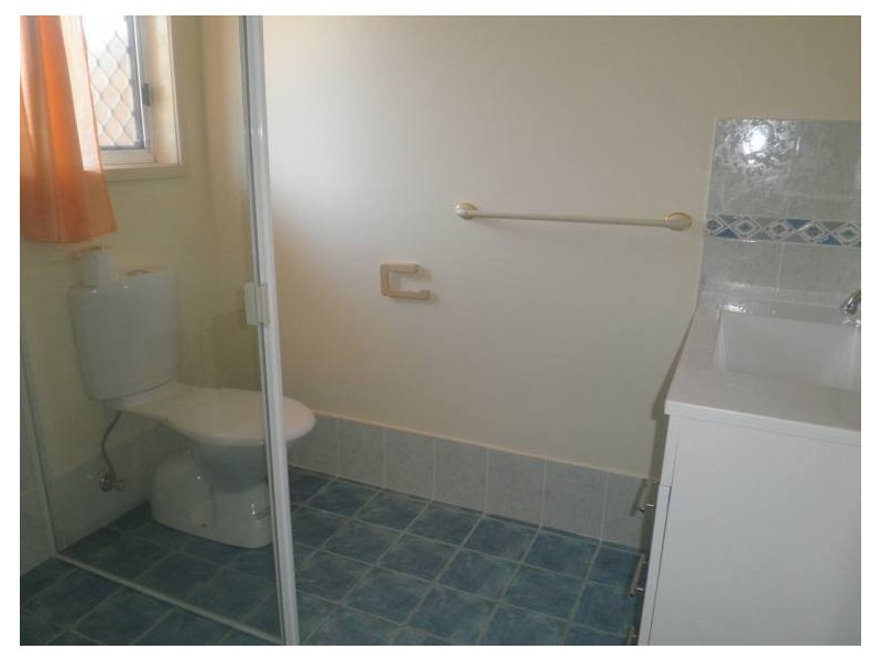 1/122a Whiting Street, Labrador QLD 4215