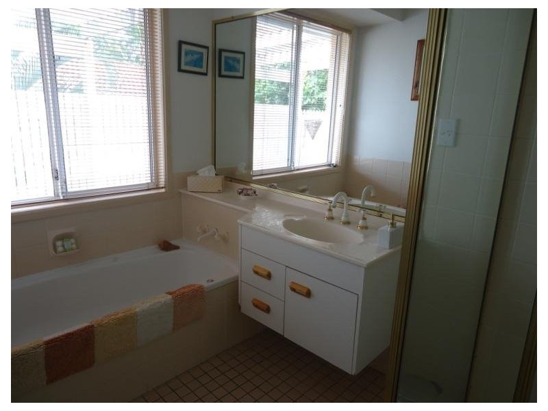 298 Central Street, Arundel QLD 4214