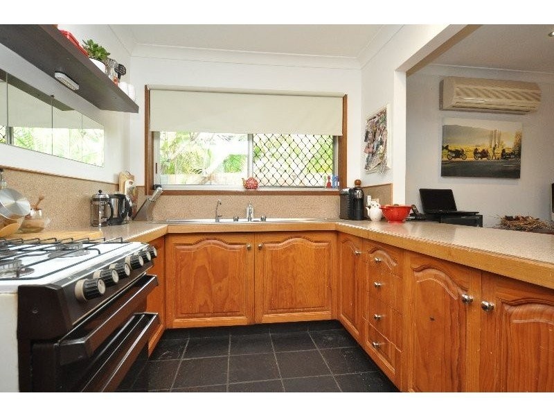 1/5 Davebill Court, Labrador QLD 4215