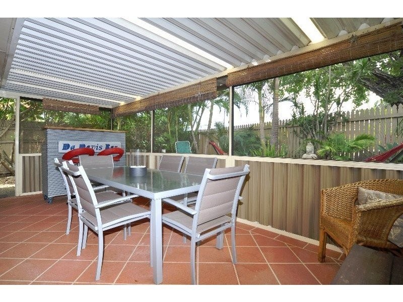 1/5 Davebill Court, Labrador QLD 4215