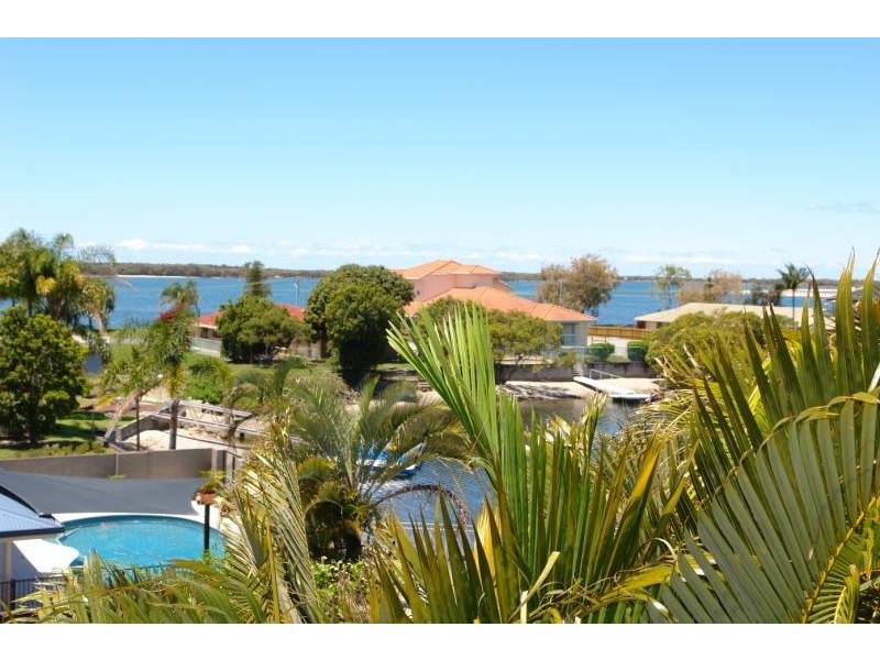 16/14 Jennifer Avenue, Runaway Bay QLD 4216