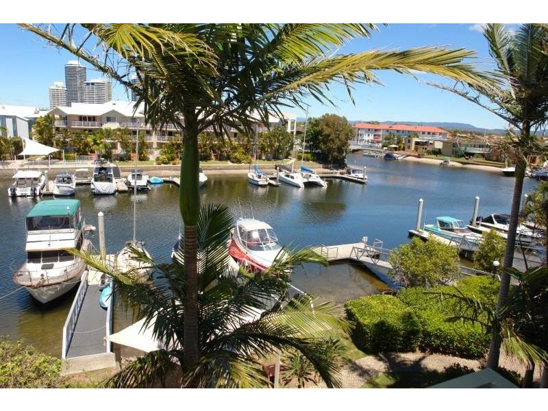 16/14 Jennifer Avenue, Runaway Bay QLD 4216