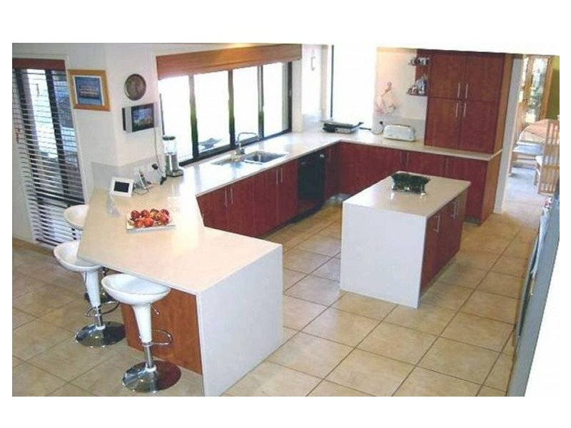 7 Eastbourne Chase, Arundel QLD 4214