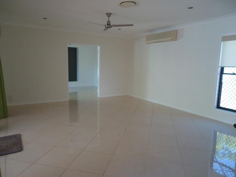 69 Arun Drive, Arundel QLD 4214