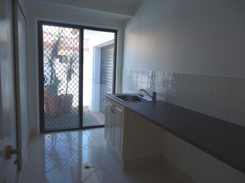 69 Arun Drive, Arundel QLD 4214