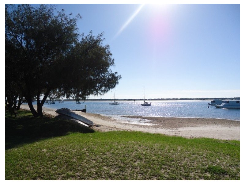 41 Back Street, Biggera Waters QLD 4216