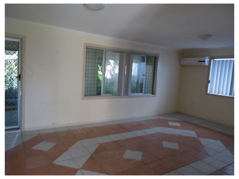 41 Back Street, Biggera Waters QLD 4216