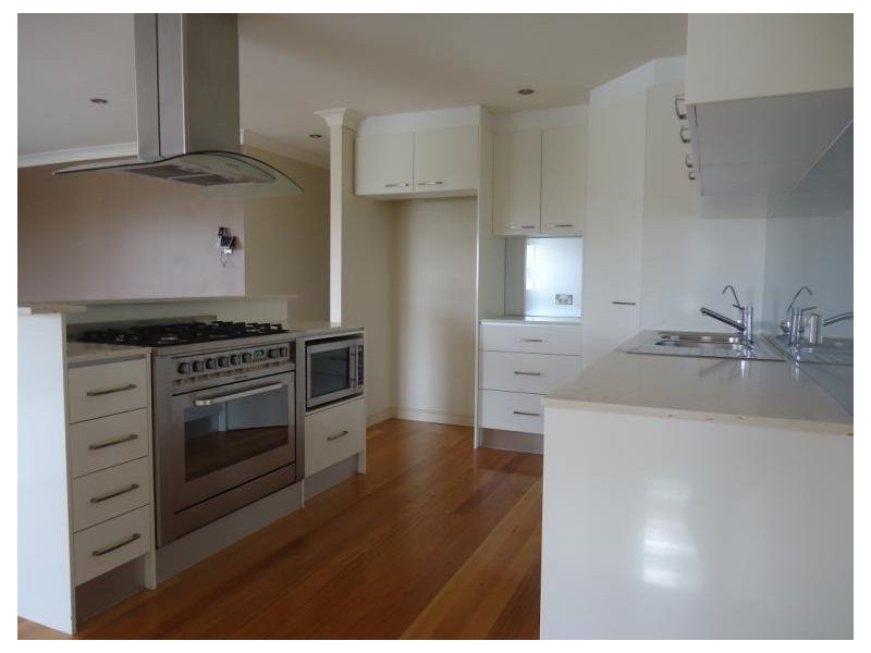 2/54 Markham Avenue, Runaway Bay QLD 4216