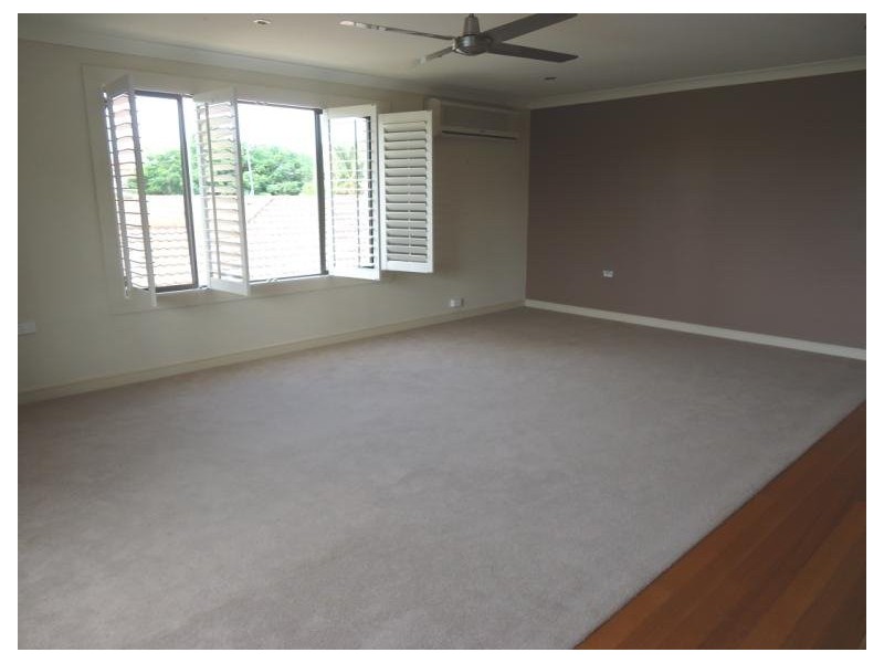 2/54 Markham Avenue, Runaway Bay QLD 4216