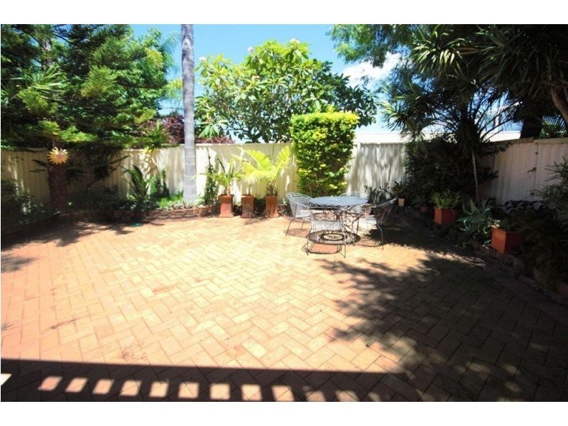 2/54 Markham Avenue, Runaway Bay QLD 4216