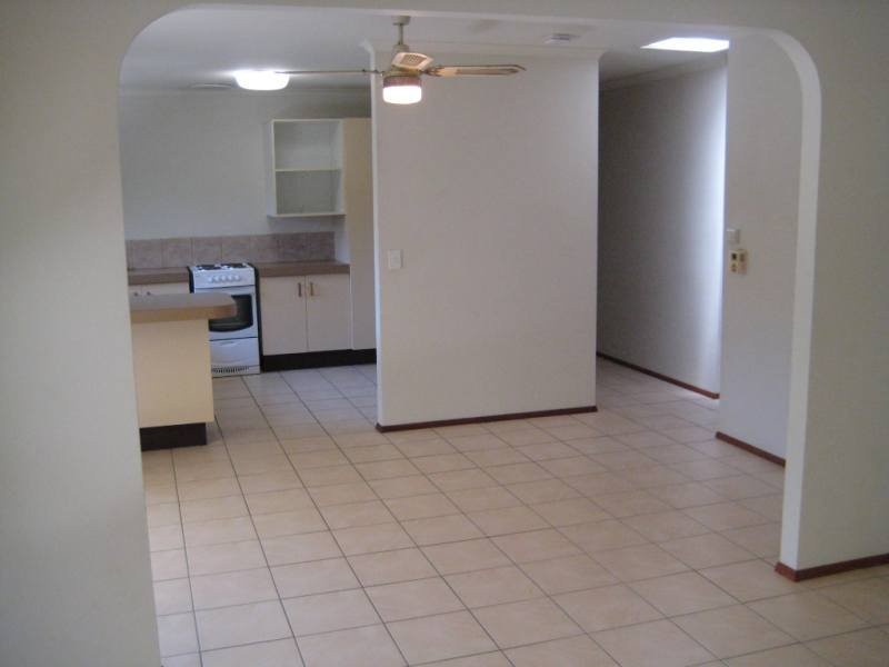 2/53 Government Road, Labrador QLD 4215