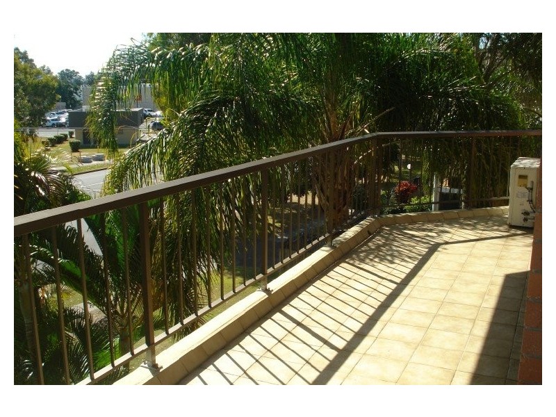 7/42 Falkinder Avenue, Paradise Point QLD 4216