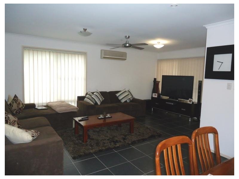 2/11 Maiala Close, Paradise Point QLD 4216