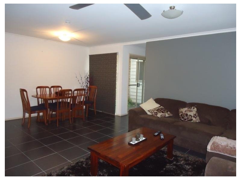 2/11 Maiala Close, Paradise Point QLD 4216