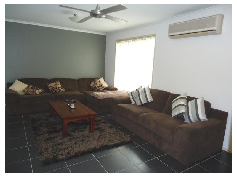 2/11 Maiala Close, Paradise Point QLD 4216