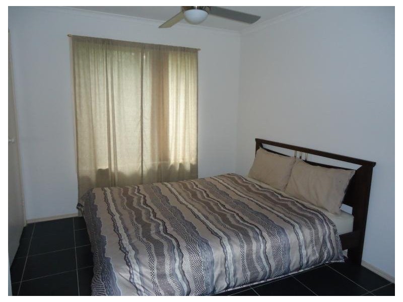 2/11 Maiala Close, Paradise Point QLD 4216