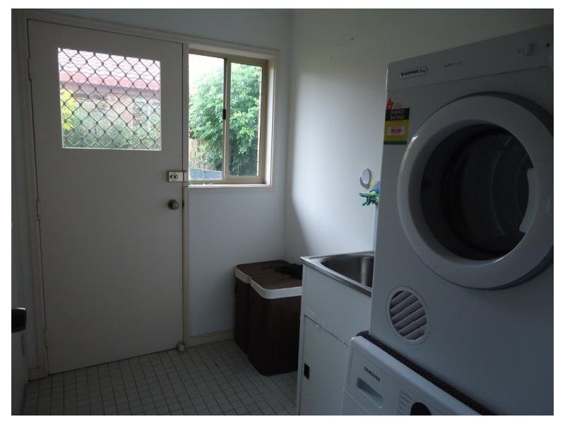 2/11 Maiala Close, Paradise Point QLD 4216