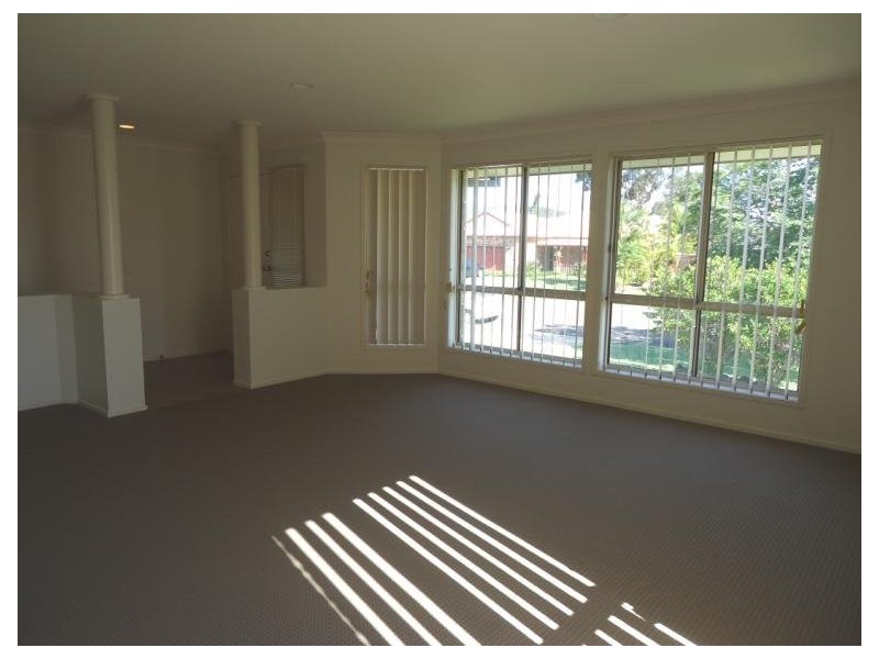 1 Morfantaine Terrace, Parkwood QLD 4214