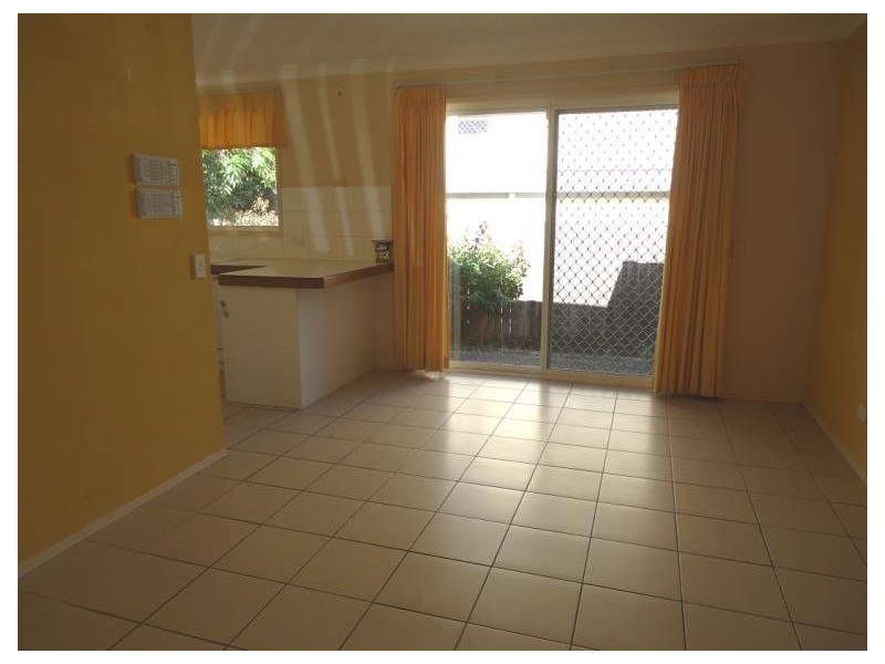 2/487 Pine Ridge Road, Runaway Bay QLD 4216