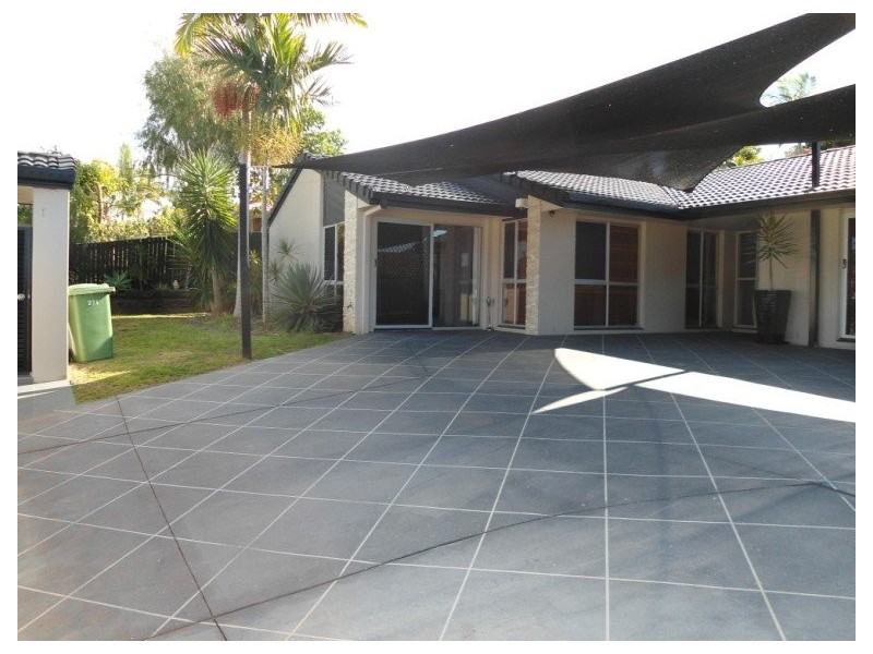 271 Central Street, Arundel QLD 4214