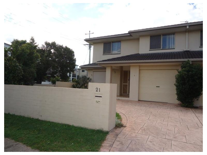 1/21 Central Street, Labrador QLD 4215