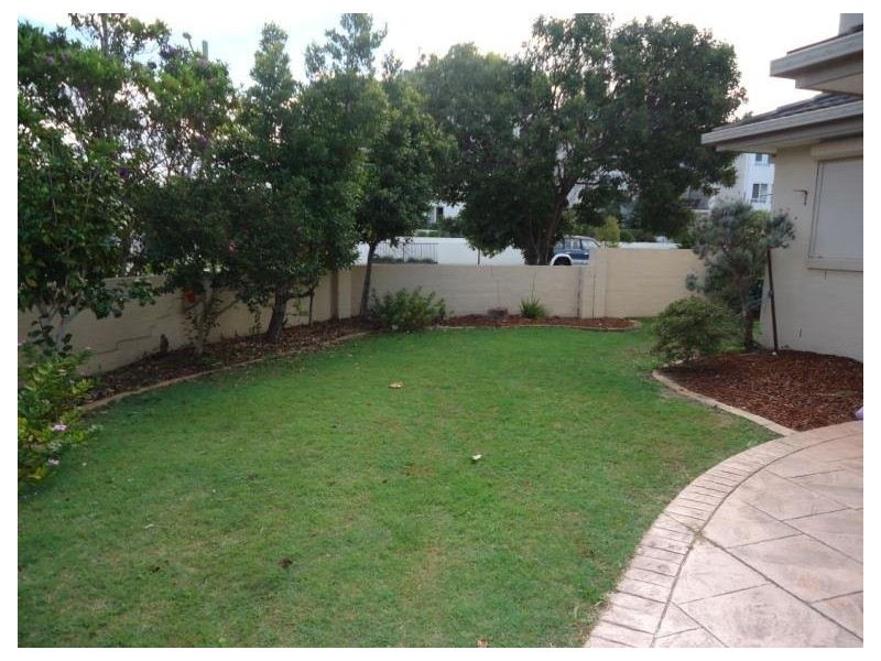 1/21 Central Street, Labrador QLD 4215