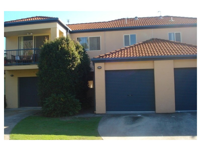 2/183 Government Road, Labrador QLD 4215