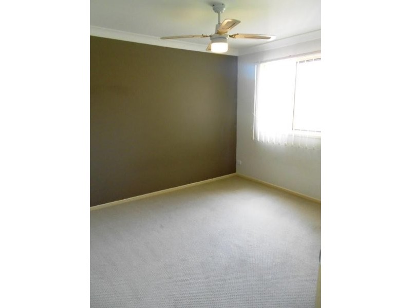 2/183 Government Road, Labrador QLD 4215