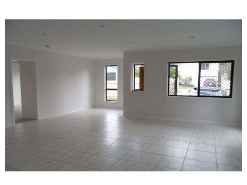 19 Kingsley Street, Labrador QLD 4215