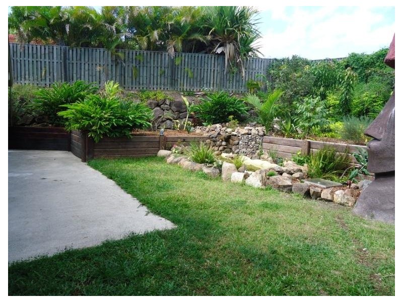 5 Inman Court, Pacific Pines QLD 4211