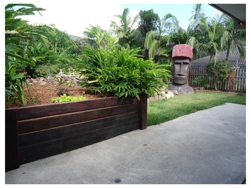 5 Inman Court, Pacific Pines QLD 4211