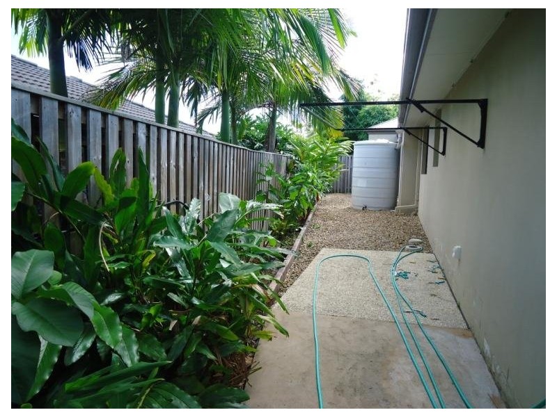 5 Inman Court, Pacific Pines QLD 4211