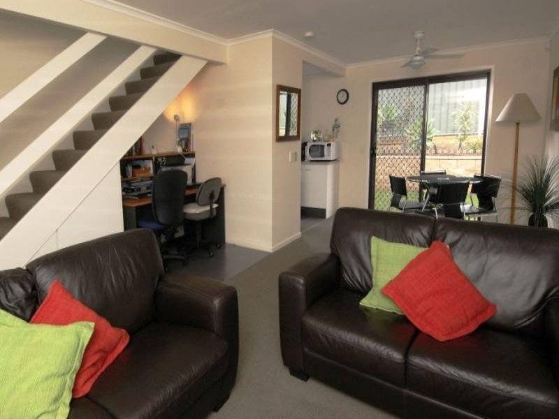 8/35 McMillan Street, Labrador QLD 4215