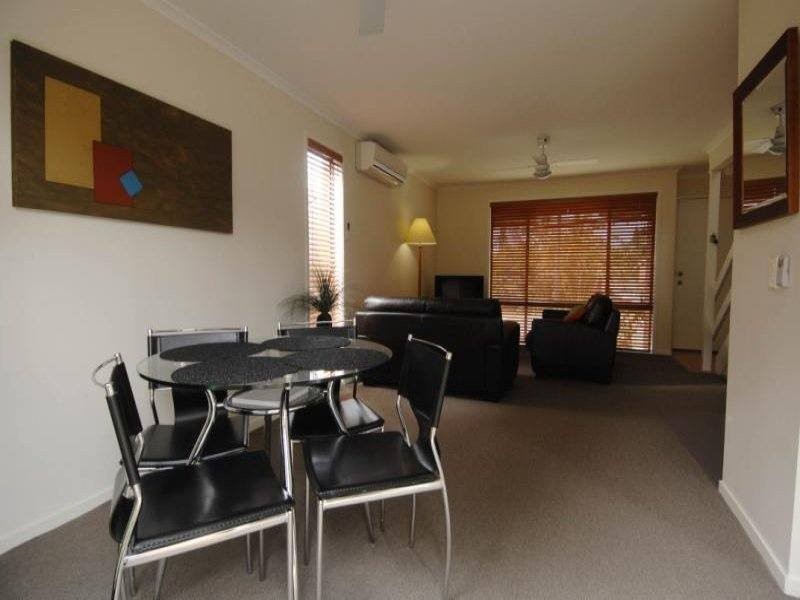 8/35 McMillan Street, Labrador QLD 4215