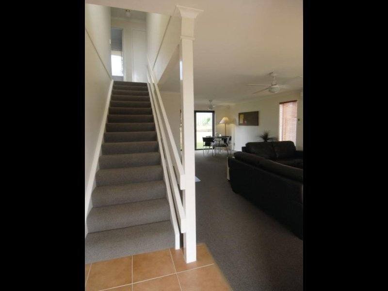 8/35 McMillan Street, Labrador QLD 4215