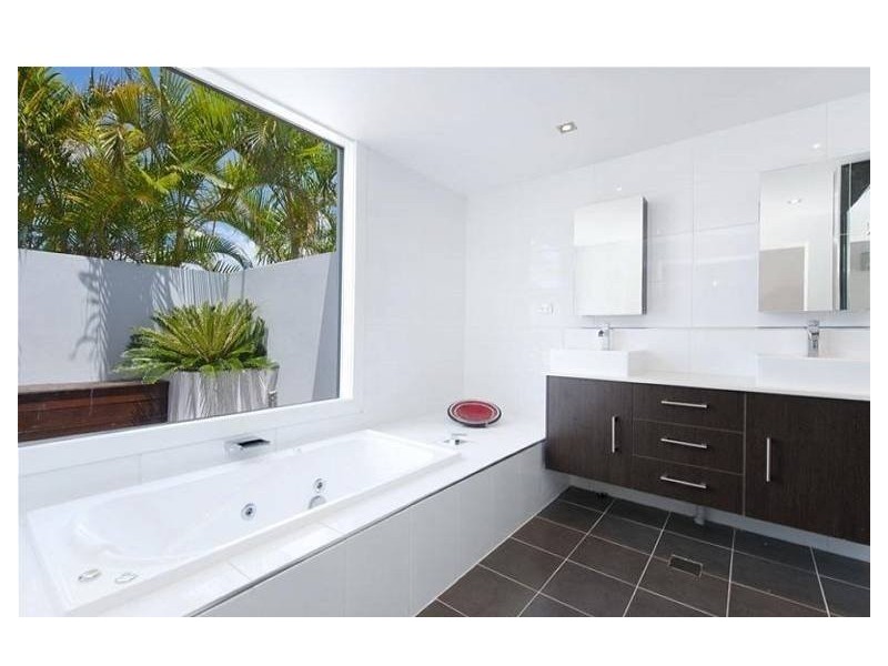 106 Monterey Keys Drive, Helensvale QLD 4212