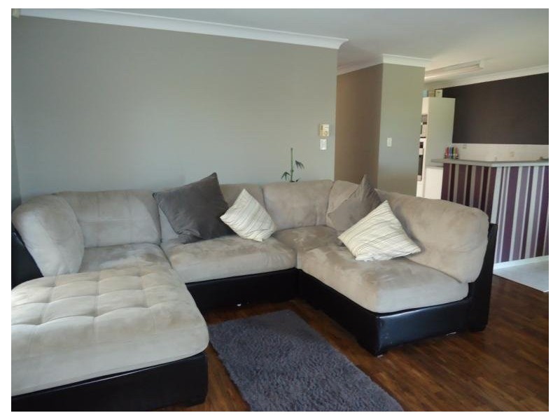 1/18 Annette Court, Labrador QLD 4215