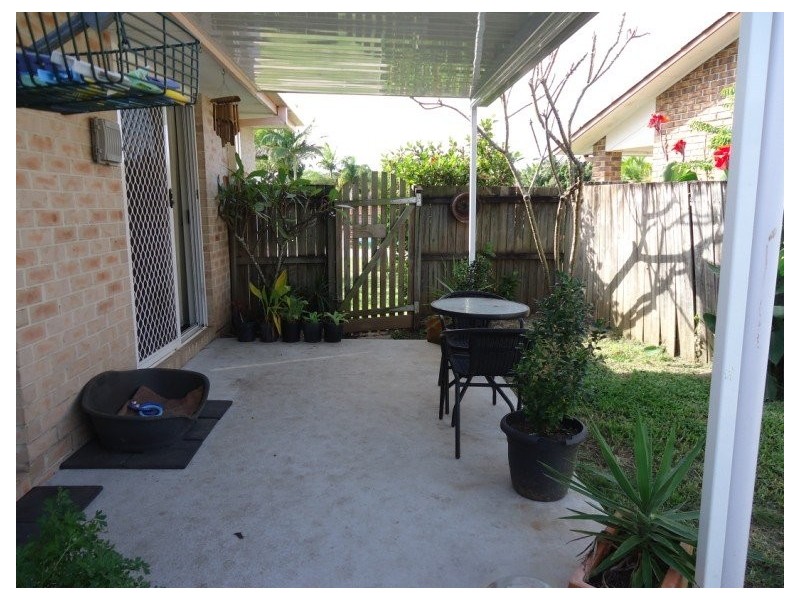 1/18 Annette Court, Labrador QLD 4215