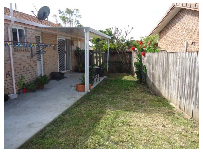 1/18 Annette Court, Labrador QLD 4215