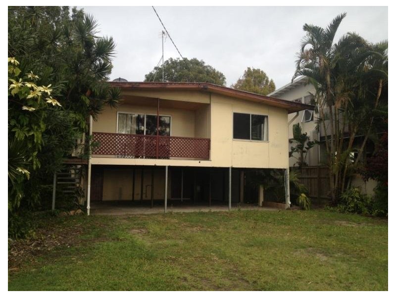 39 The Esplanade, Coombabah QLD 4216