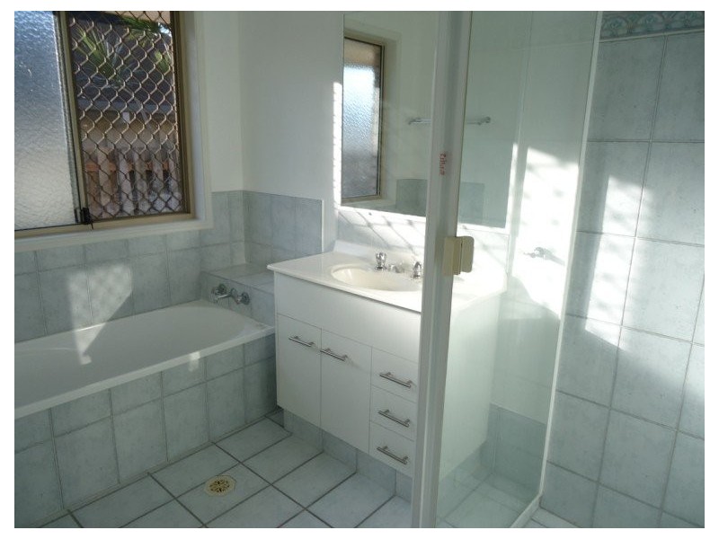 16 Daintree Drive, Parkwood QLD 4214