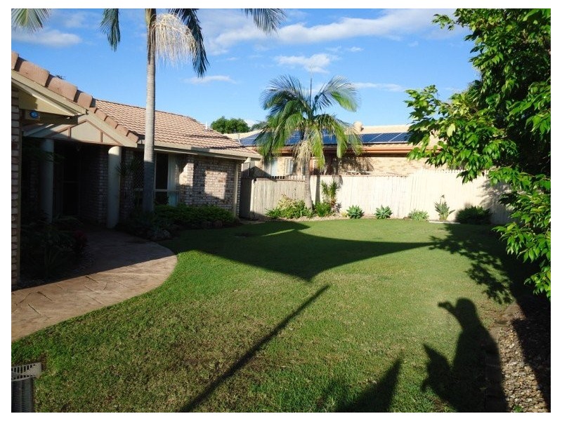 16 Daintree Drive, Parkwood QLD 4214