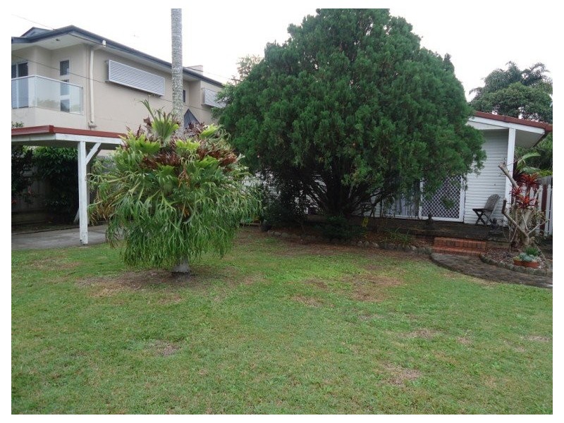 15 Nevenia Street, Labrador QLD 4215