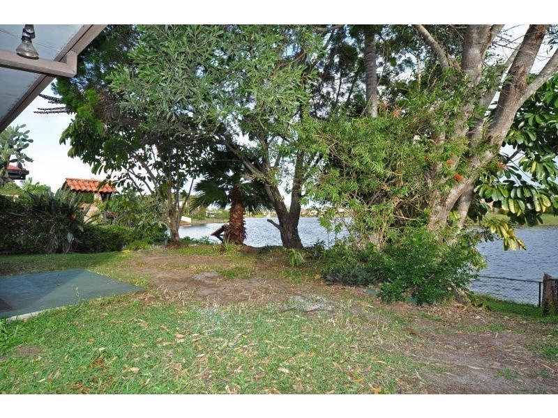 2/30 Marsupial Drive, Coombabah QLD 4216