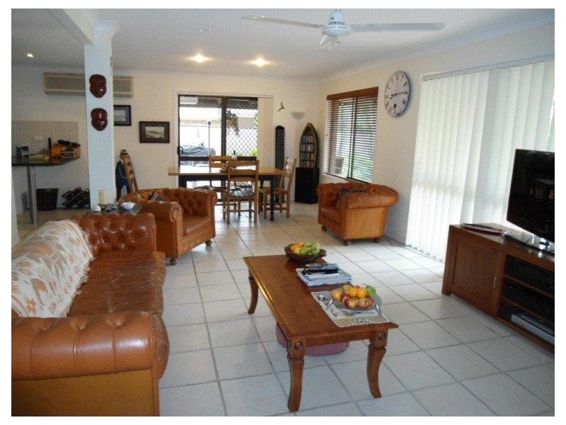 34 Thrush Avenue, Paradise Point QLD 4216