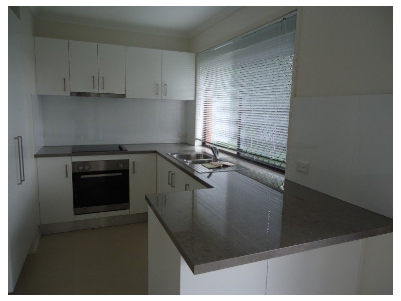 2/3 Elm Court, Labrador QLD 4215